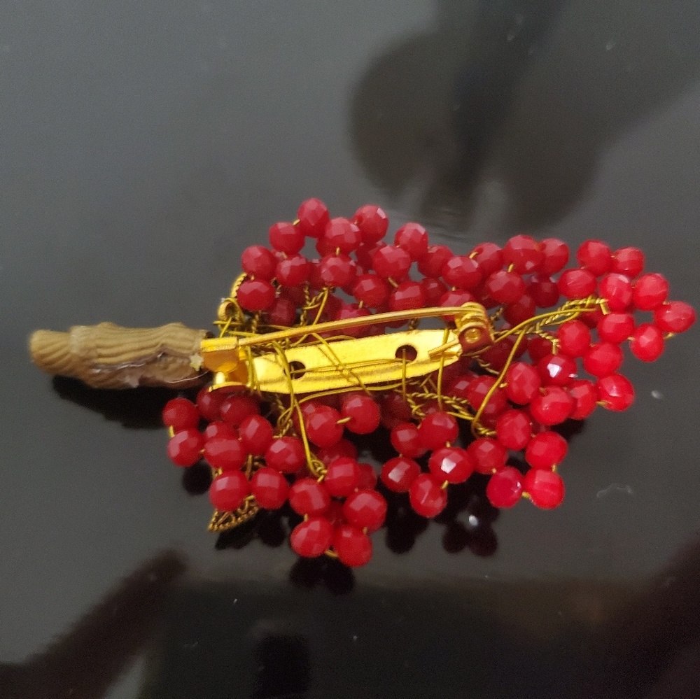 Handmade 🍇🍇🍇 brooche - Picture 2 of 2